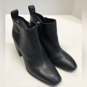 Vionic square toe leather ankle booties, black, EUC